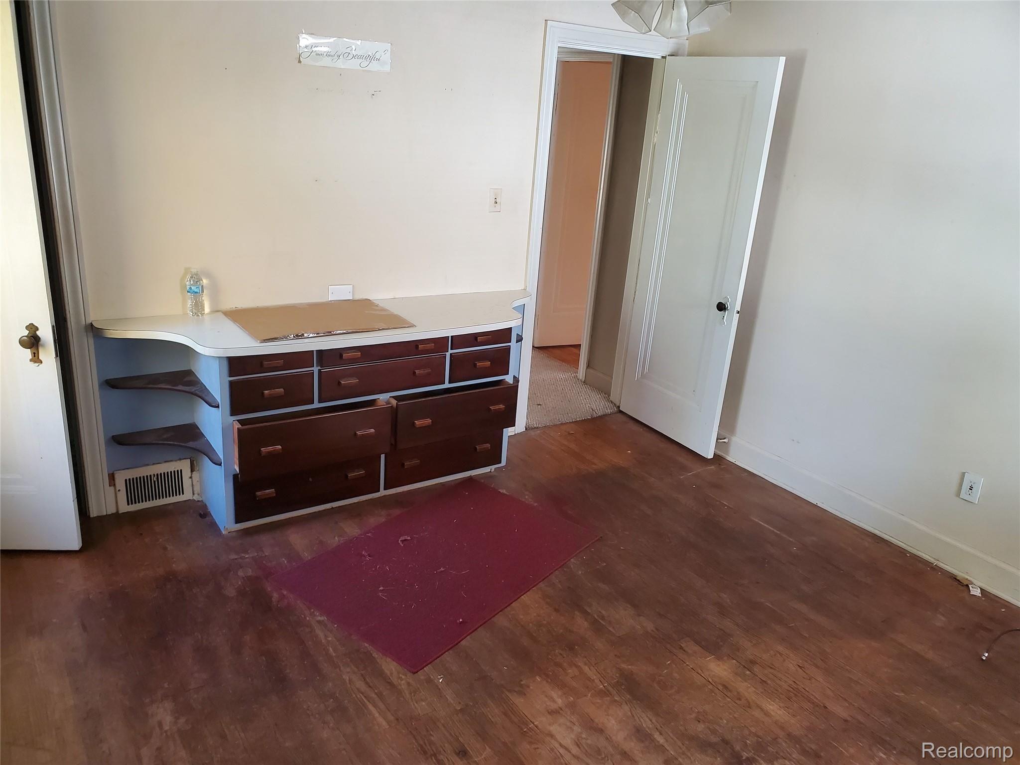 4410 Yorkshire Road Detroit, MI 48224 - Photo 13 of 17 20191101_150235.jpg