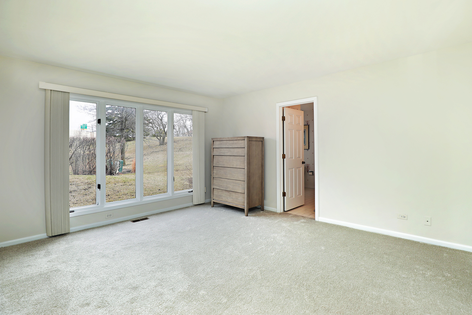 4106 Picardy Drive Northbrook, IL 60062 - Photo 7 of 12