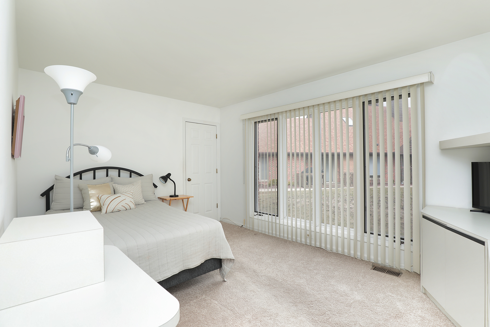 4106 Picardy Drive Northbrook, IL 60062 - Photo 9 of 12