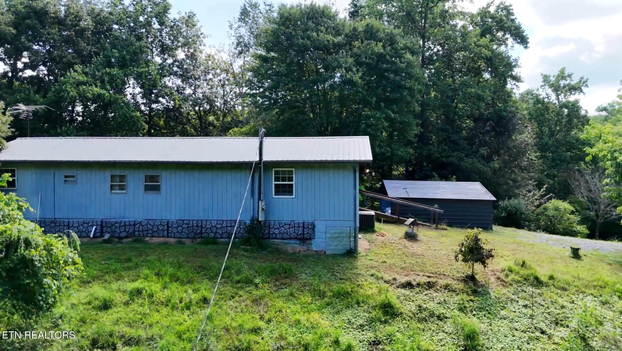 301 Holloway Road Newport, TN 37821 - Photo 6 of 51 Gallery Image 6