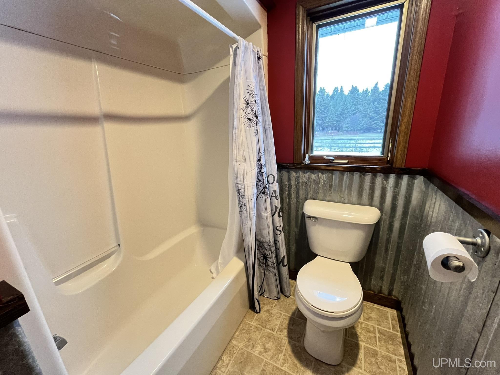 2724 Jackson Road Gulliver, MI 49840 - Photo 20 of 47