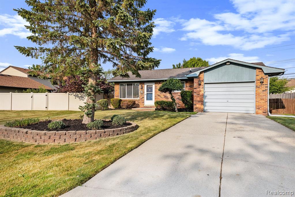 3835 Alida Avenue Rochester Hills, MI 48309 - Photo 3 of 26