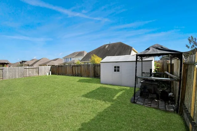 $325,000 | 427 Heatherton Hill Drive, Rosenberg, TX 77469