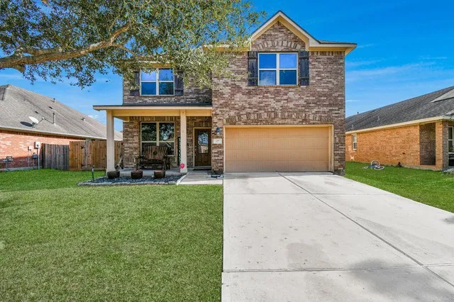 $325,000 | 427 Heatherton Hill Drive, Rosenberg, TX 77469
