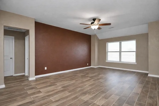 $325,000 | 427 Heatherton Hill Drive, Rosenberg, TX 77469