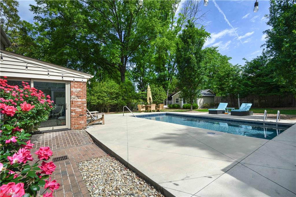 2320 Danbury Road Greensboro, NC 27408 - Photo 43 of 48