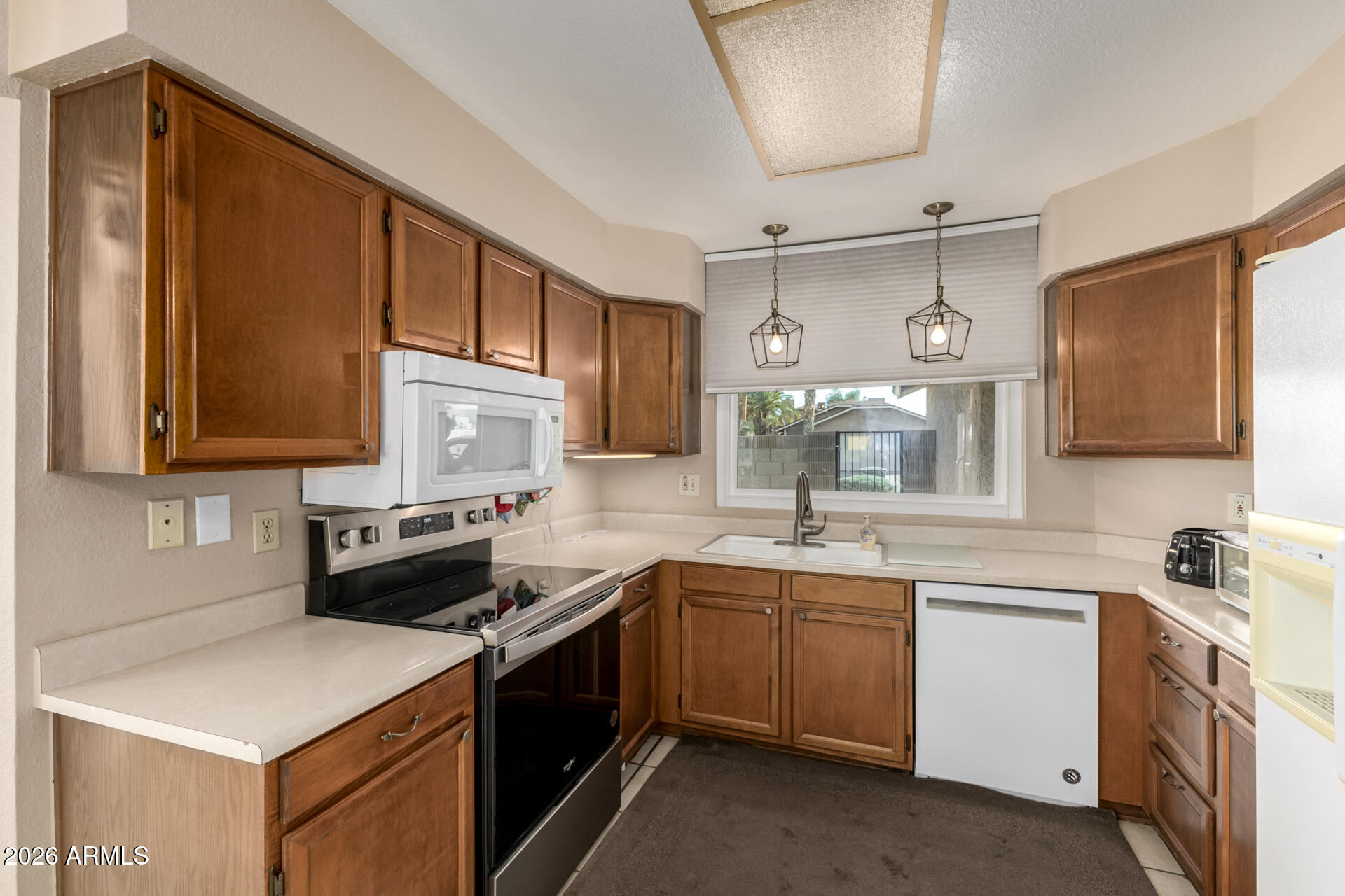 12850 South 50th Way Phoenix, AZ 85044 - Photo 8 of 23 14 50th