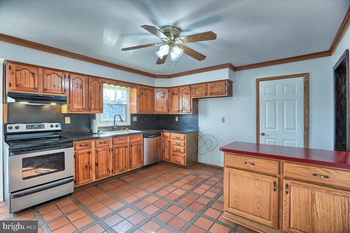 6021 Devonshire Road Harrisburg, PA 17112 - Photo 8 of 36 Gallery Image 8