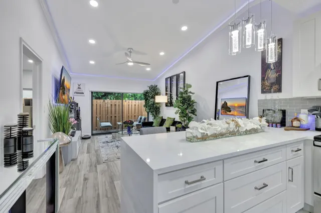 $2,700 | 2320 Northwest 37th Avenue, Unit D29, Coconut Creek, FL 33066