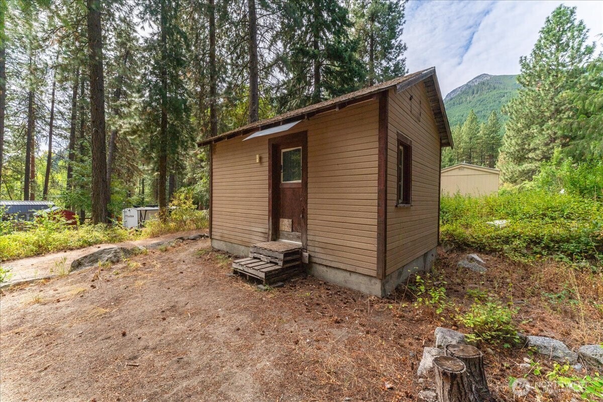 17968 Entiat River Road Entiat, WA 98822 - Photo 23 of 29