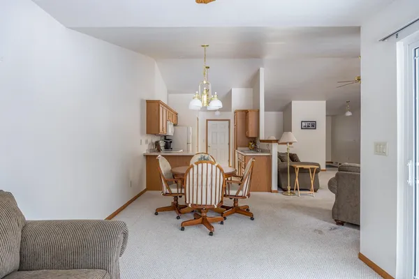 $274,900 | 486 Wyldewood Drive, Unit B, Oshkosh, WI 54904