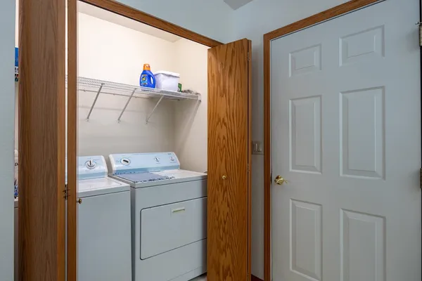 $274,900 | 486 Wyldewood Drive, Unit B, Oshkosh, WI 54904