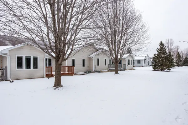 $274,900 | 486 Wyldewood Drive, Unit B, Oshkosh, WI 54904