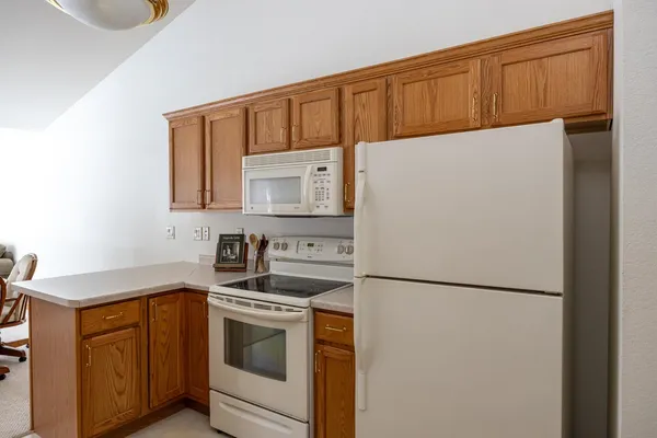 $274,900 | 486 Wyldewood Drive, Unit B, Oshkosh, WI 54904