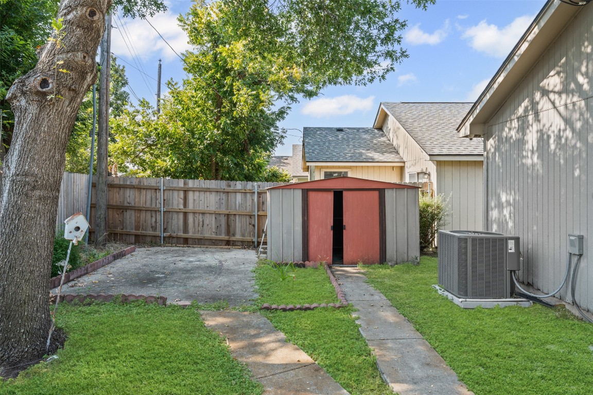 4707 Ridge Way Drive Temple, TX 76502 - Photo 27 of 29 a view of a house with a small yard and wooden fence