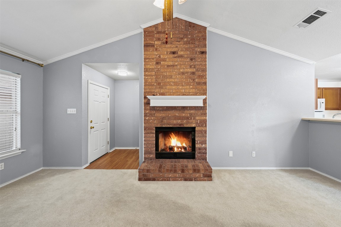 4707 Ridge Way Drive Temple, TX 76502 - Photo 6 of 29 an empty room with a fireplace