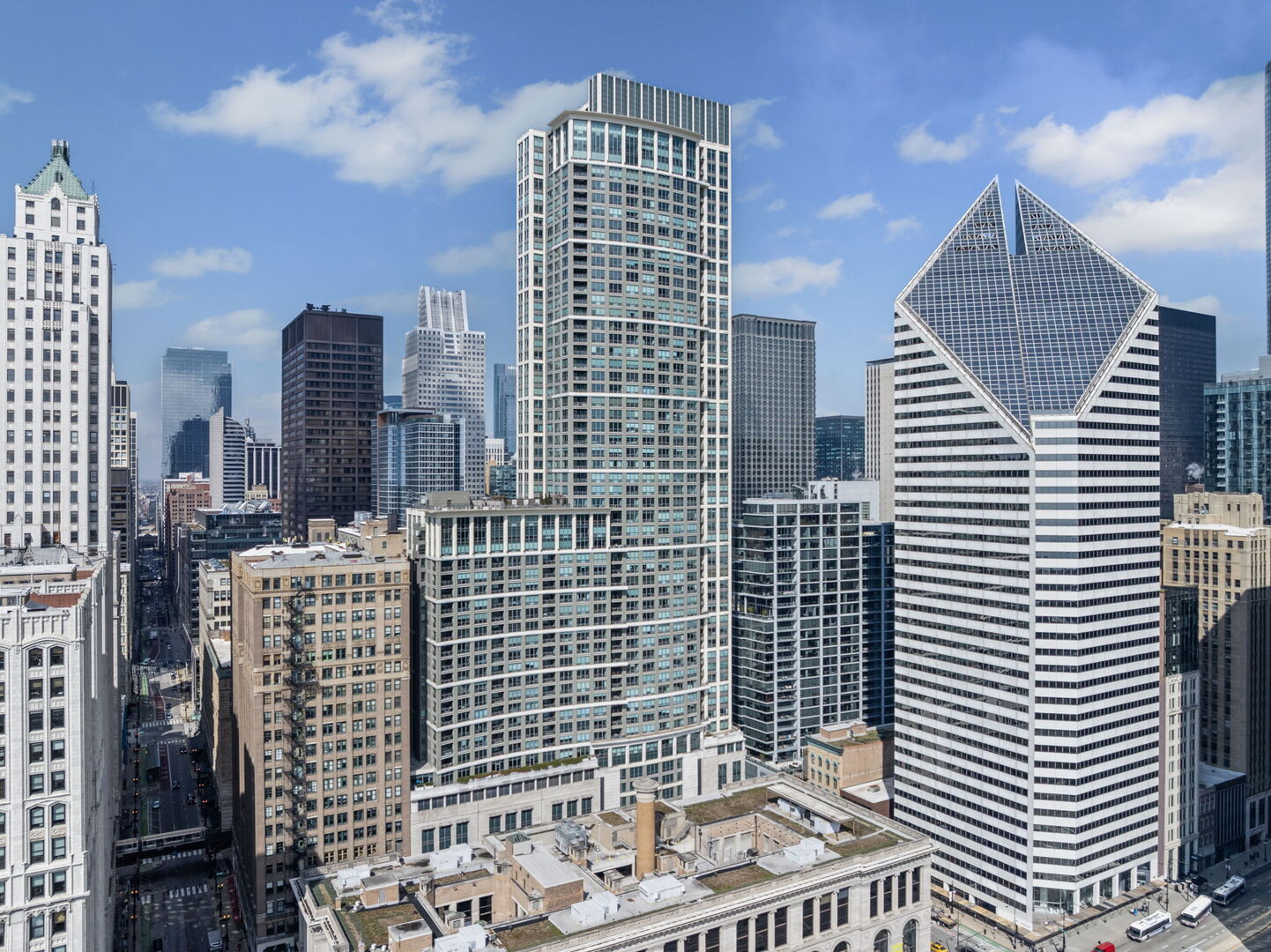 130 North Garland Court, Unit 4101 Chicago, IL 60602 - Photo 46 of 49 a view of a city with tall buildings