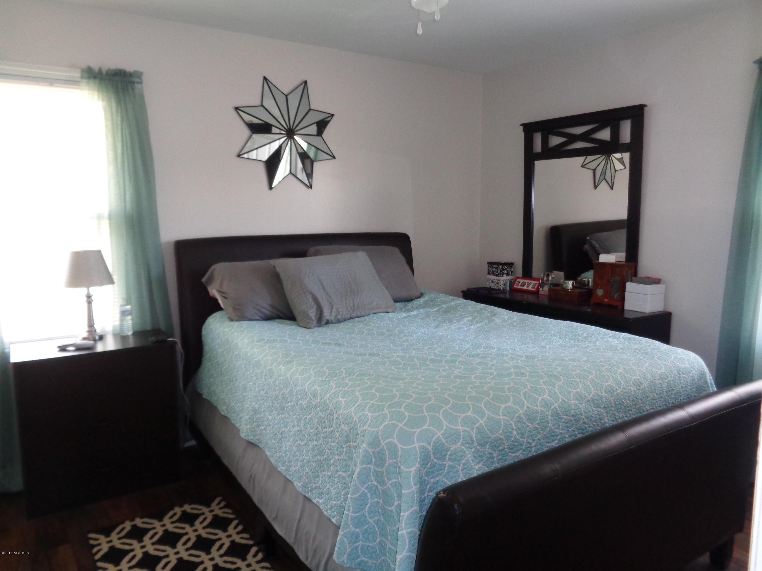 107 Poplar Road Havelock, NC 28532 - Photo 11 of 22 Principal Bedroom