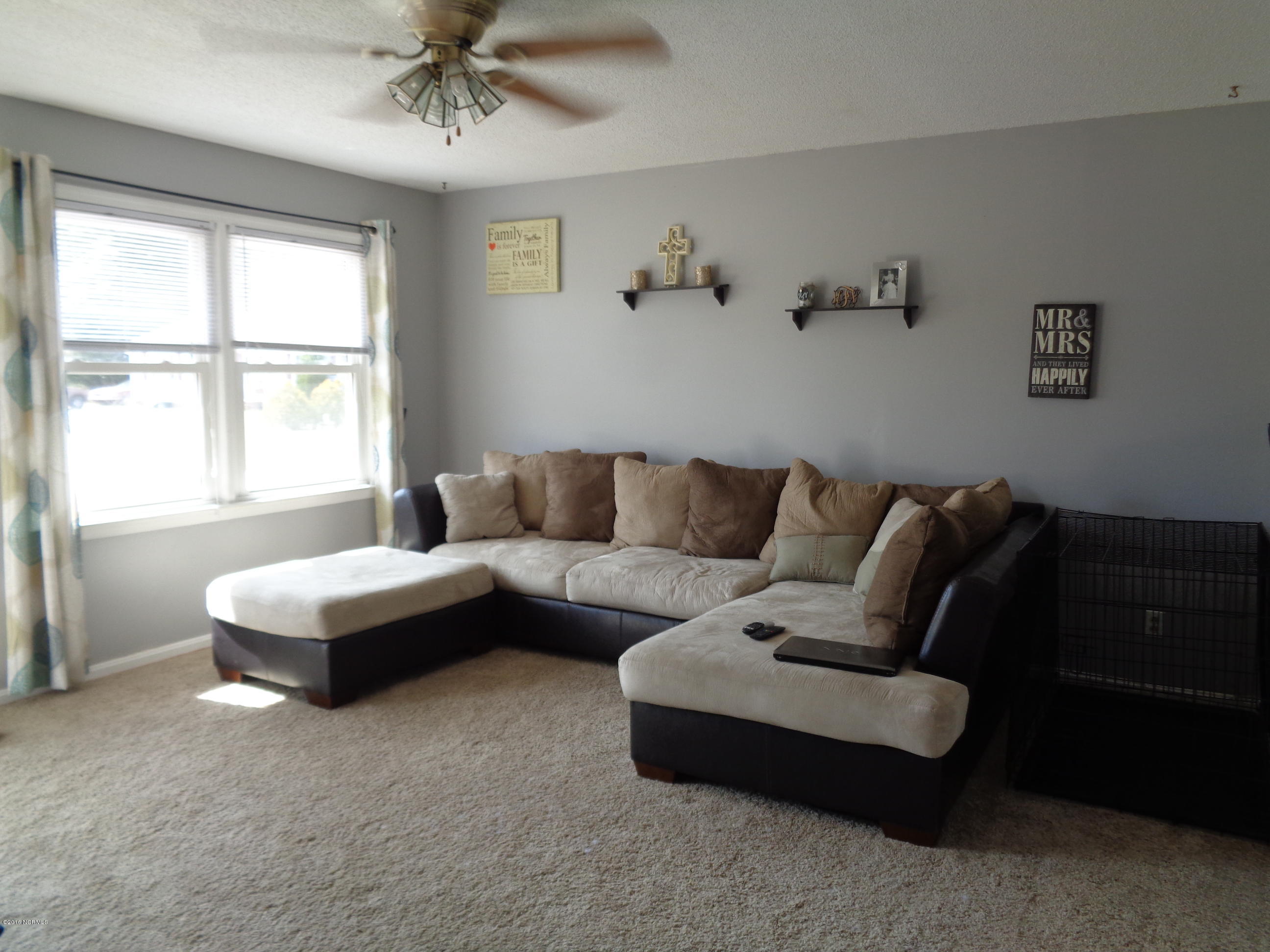 107 Poplar Road Havelock, NC 28532 - Photo 8 of 22 Living Rm
