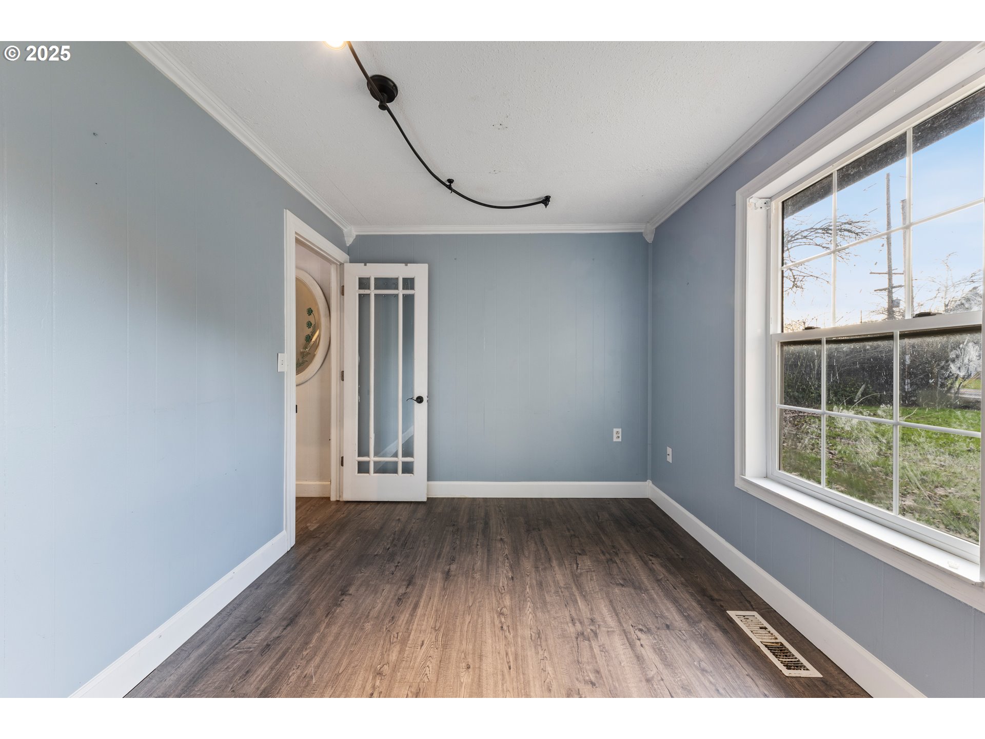 31778 Highway 213 Molalla, OR 97038 - Photo 16 of 47 a view of an empty room with a window