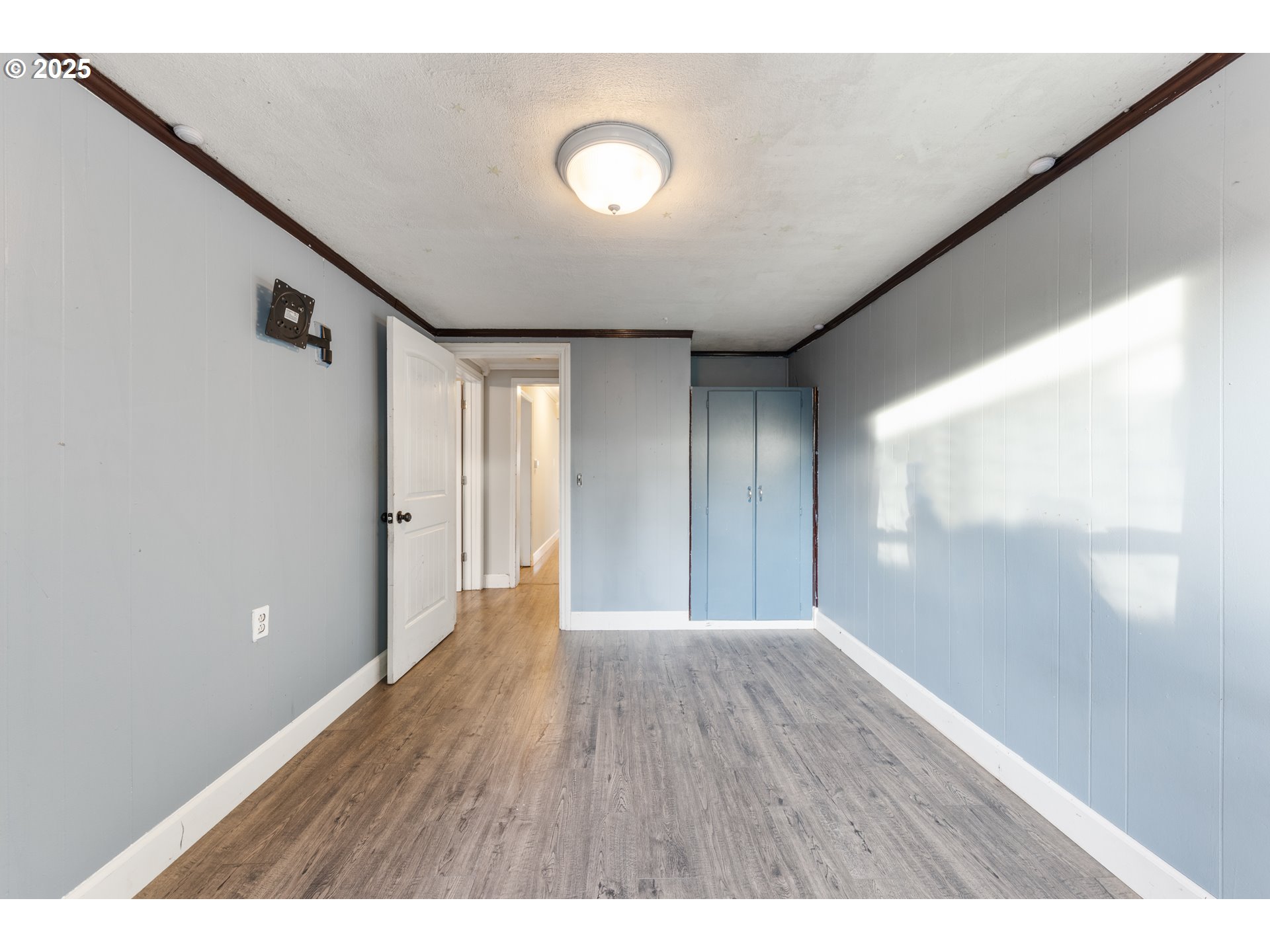 31778 Highway 213 Molalla, OR 97038 - Photo 19 of 47 a view of an empty room with wooden floor