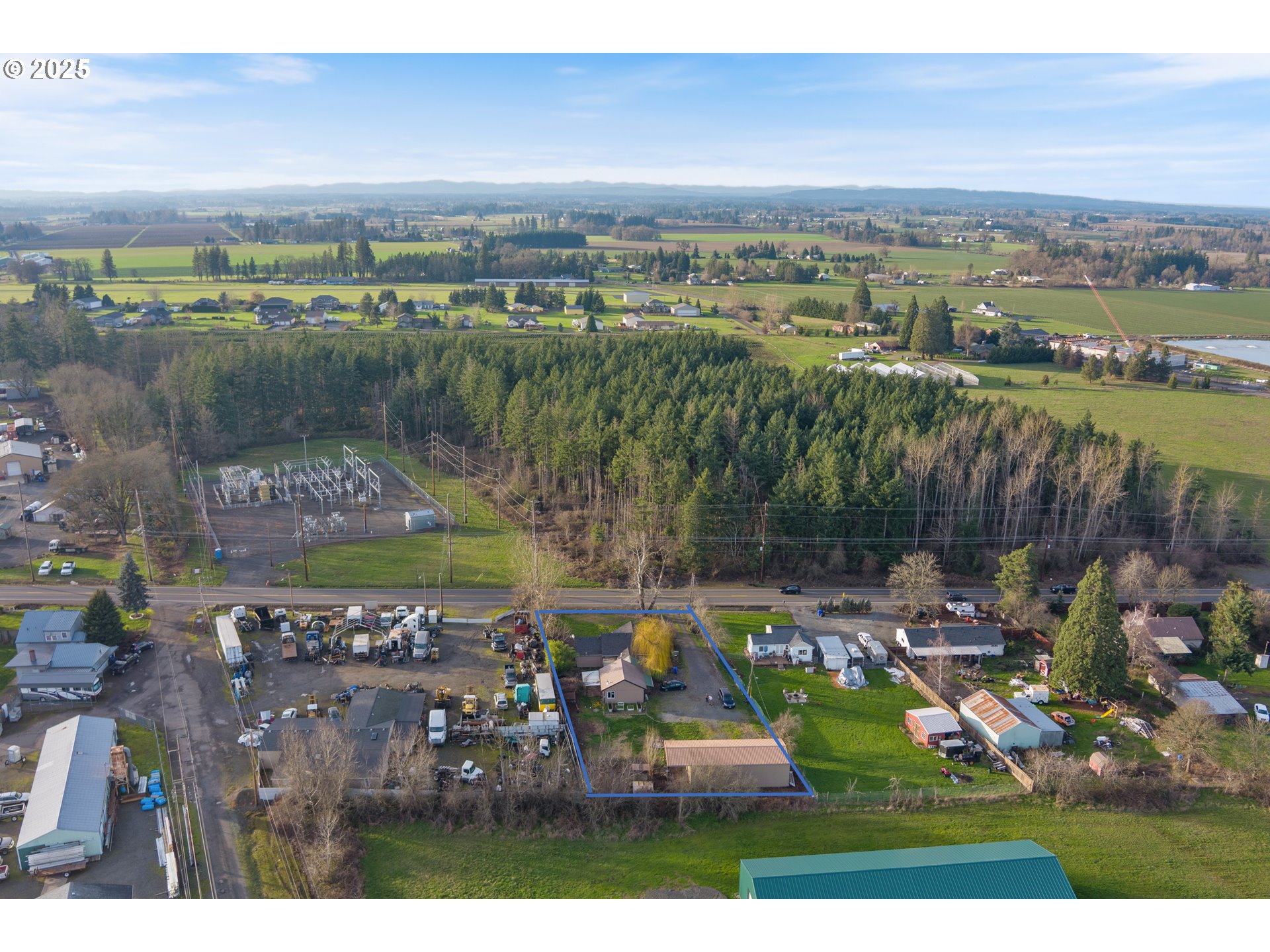 31778 Highway 213 Molalla, OR 97038 - Photo 46 of 47 a view of a city with lawn chairs