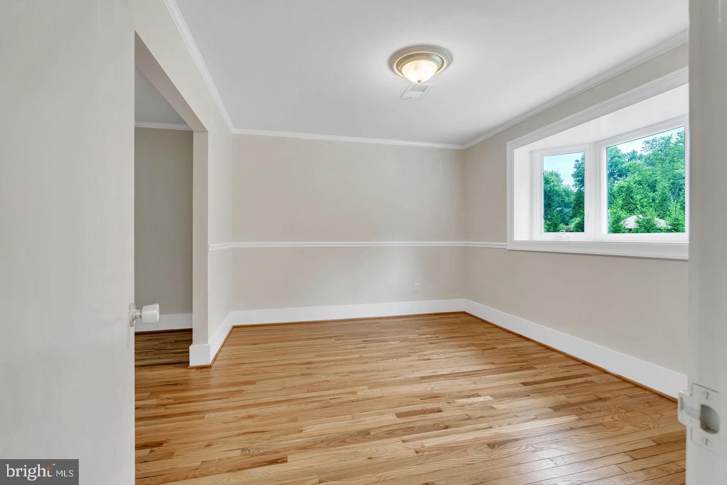10911 Chandler Road Potomac, MD 20854 - Photo 11 of 58 Dining room