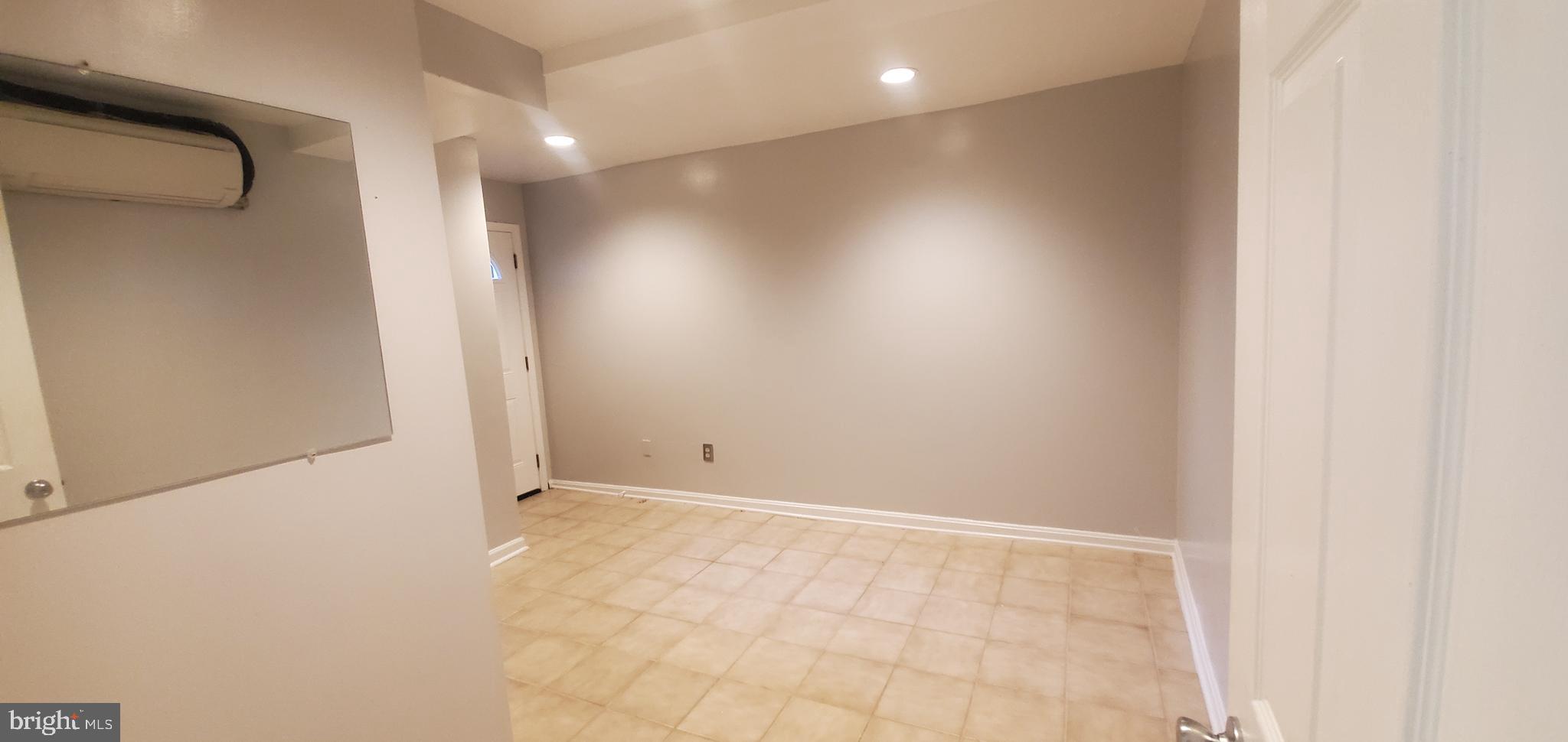 17 Quincy Place Northwest, Unit B Washington, DC 20001 - Photo 13 of 22 a view of an empty room