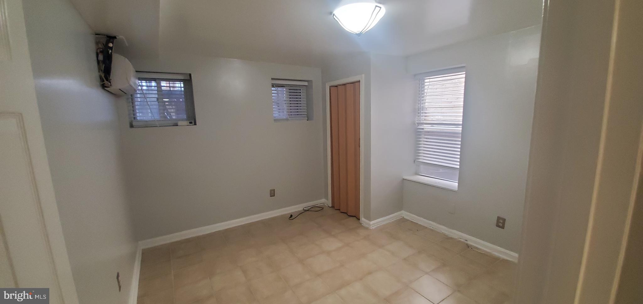 17 Quincy Place Northwest, Unit B Washington, DC 20001 - Photo 17 of 22 a view of room with window
