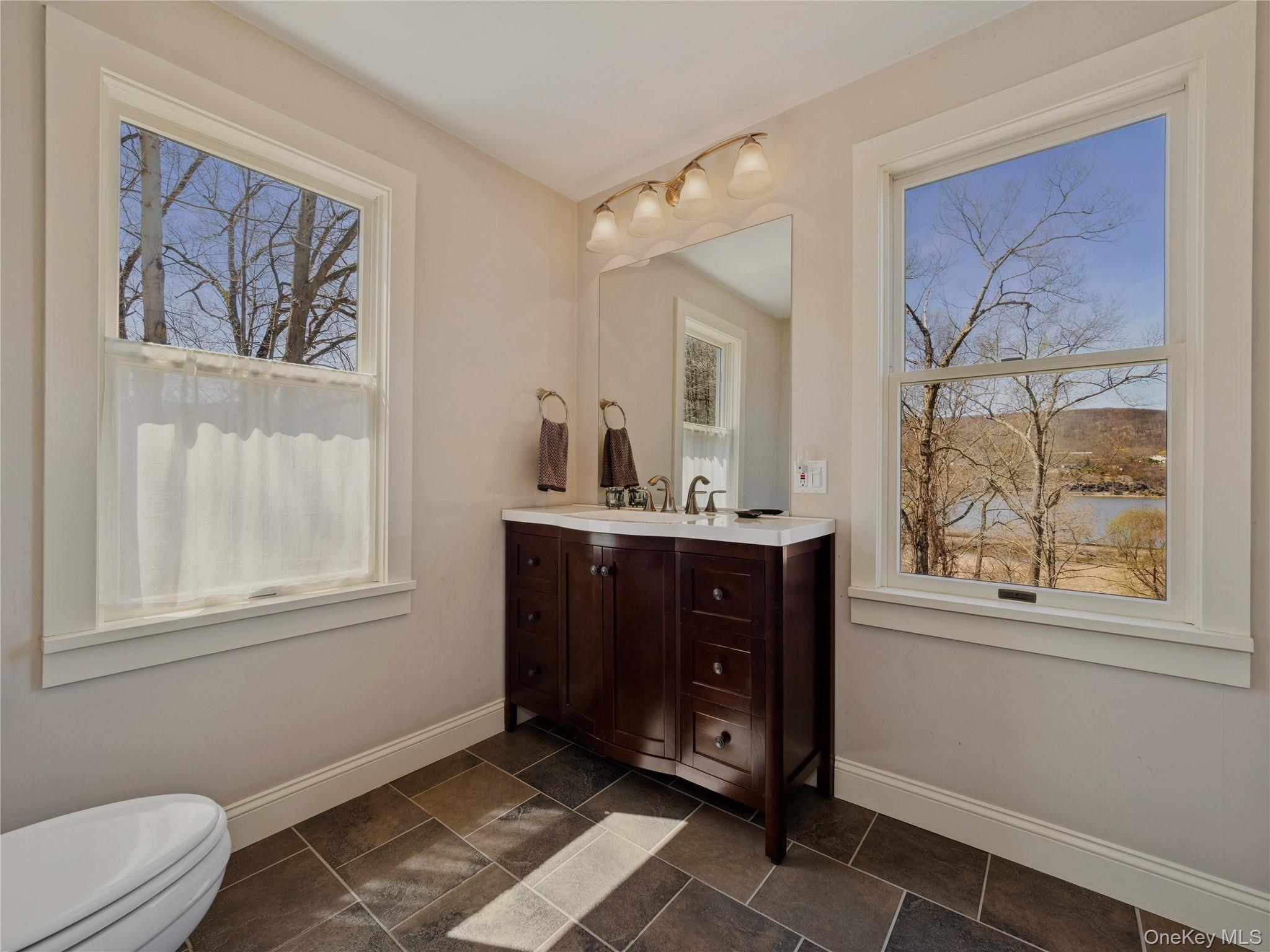 8 Manitou Ridge Garrison, NY 10524 - Photo 15 of 32 Full bathroom off of office
