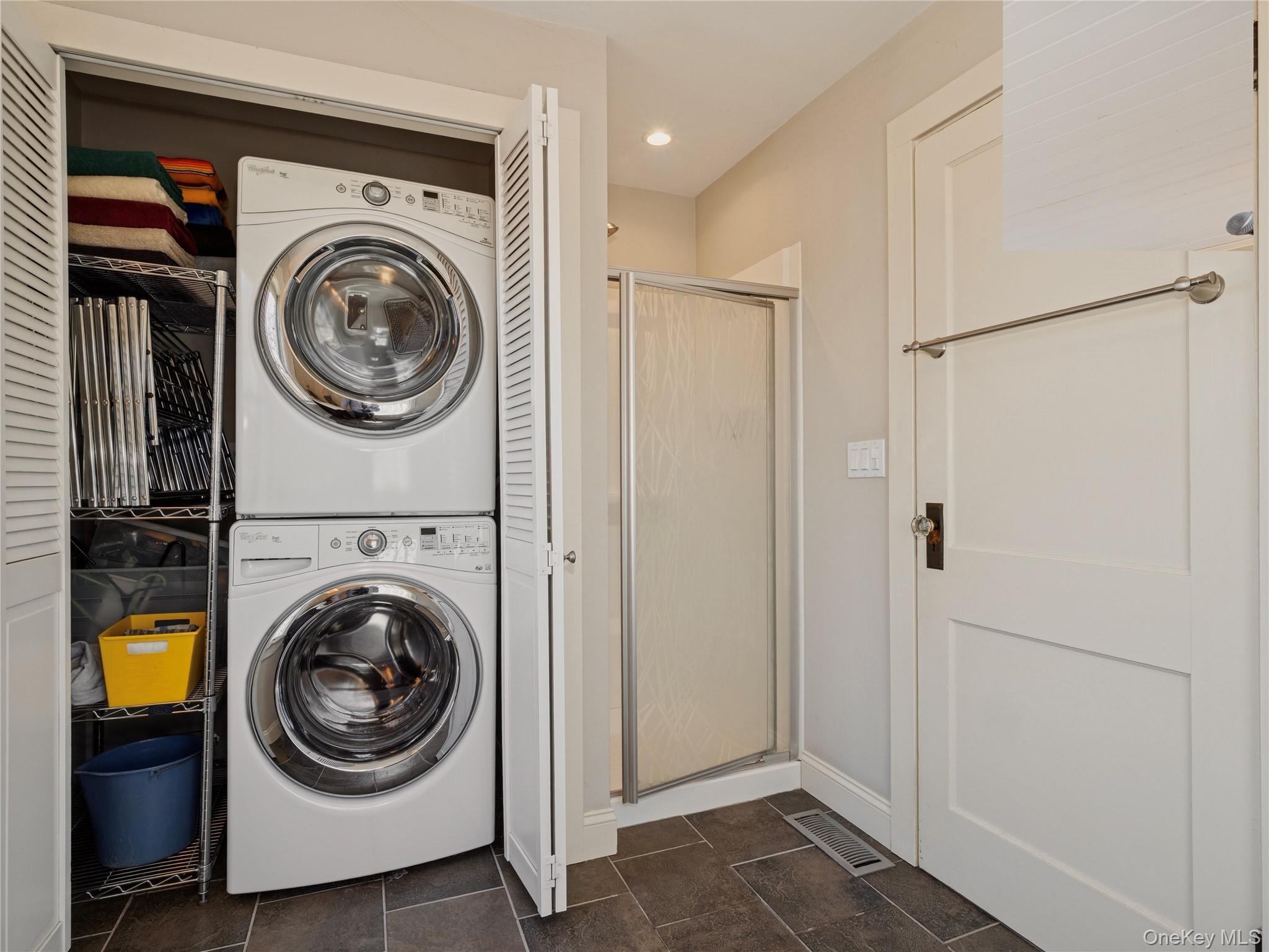 8 Manitou Ridge Garrison, NY 10524 - Photo 16 of 32 a utility room with dryer and washer