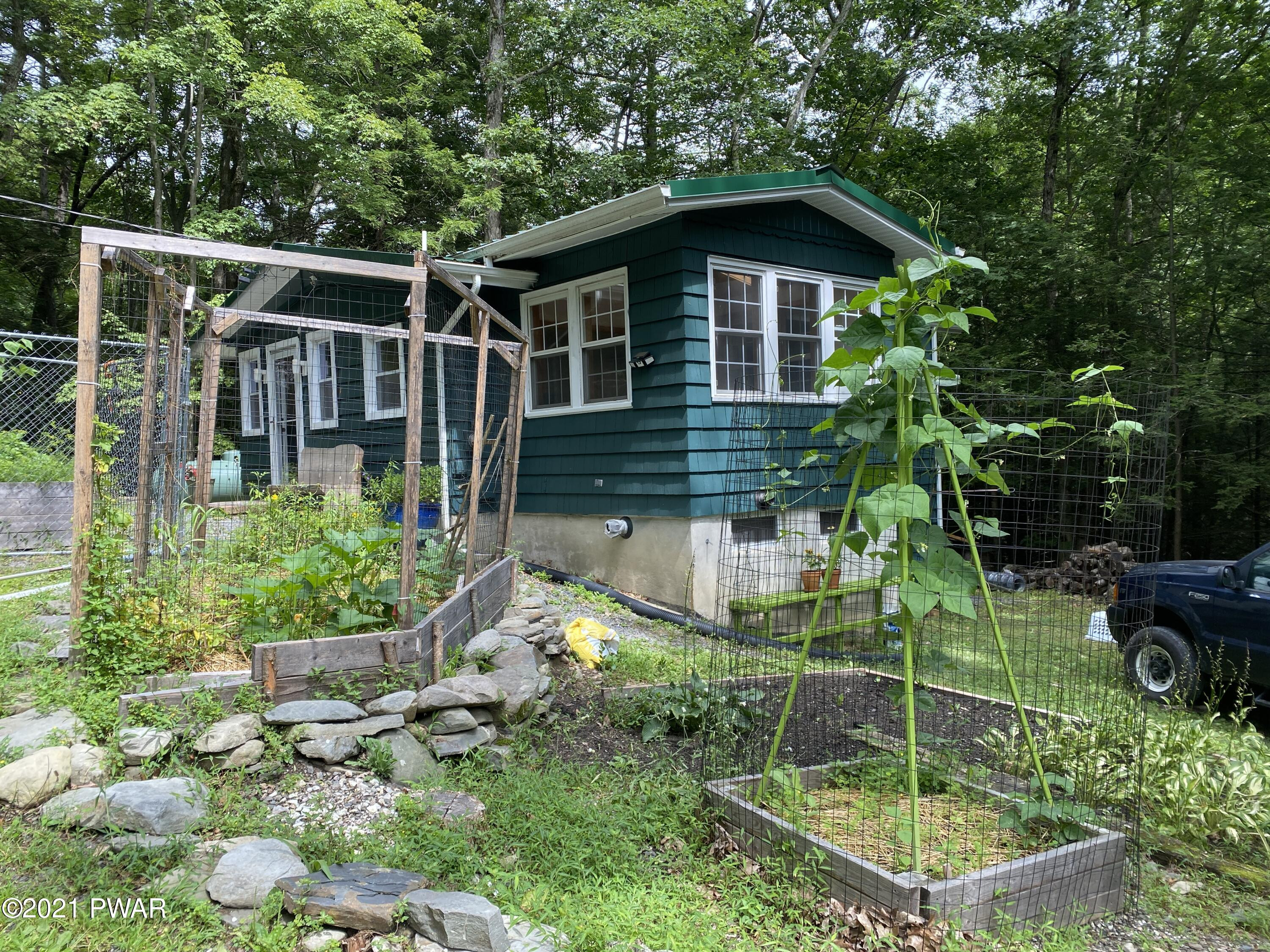 129 Deep Brook Road Milford, PA 18337 - Photo 3 of 26