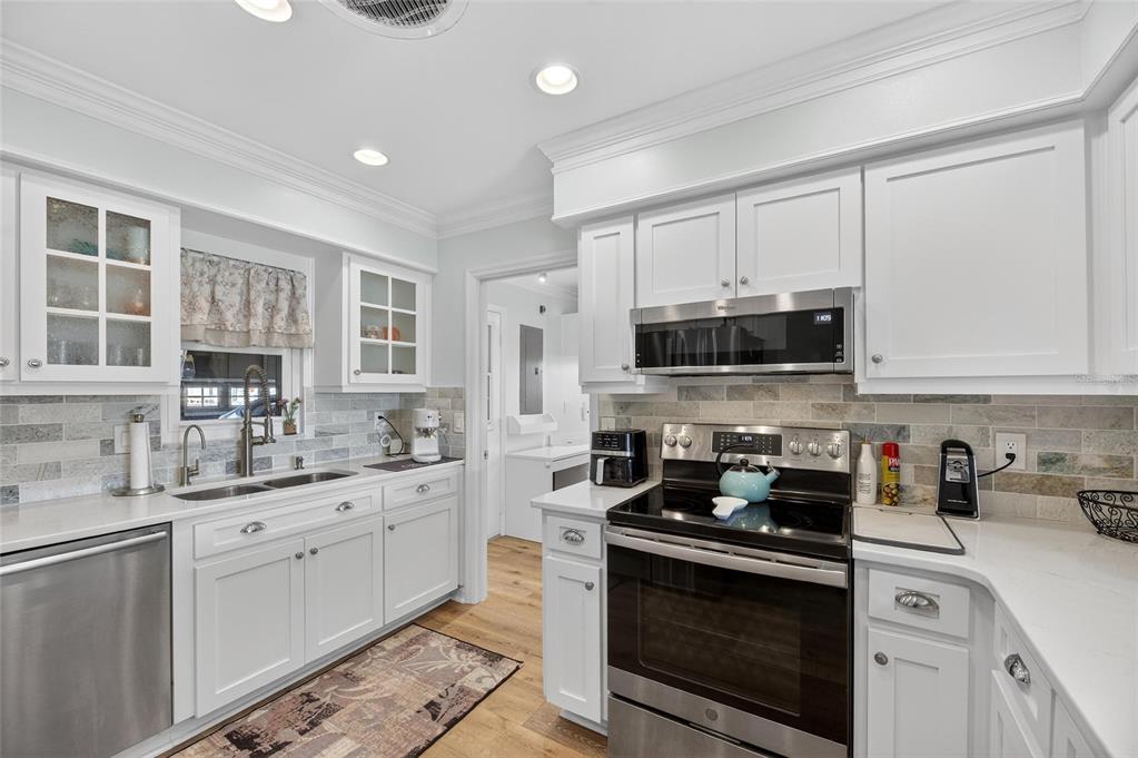 108 Whitetail Court Sun City Center, FL 33573 - Photo 10 of 44 Gallery Image 10