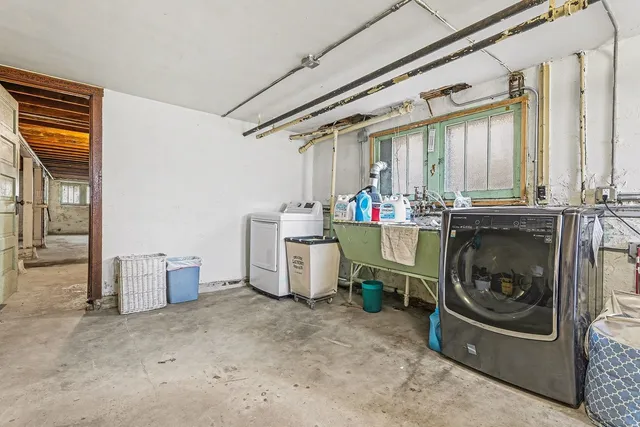 $280,000 | 2112 East Avenue, Berwyn, IL 60402