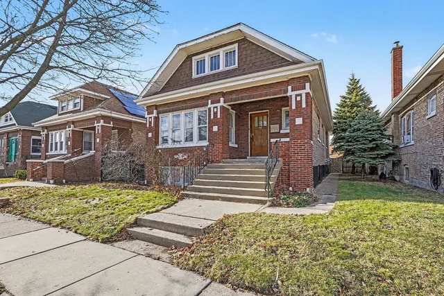 $280,000 | 2112 East Avenue, Berwyn, IL 60402