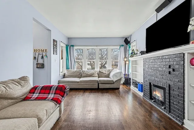 $280,000 | 2112 East Avenue, Berwyn, IL 60402