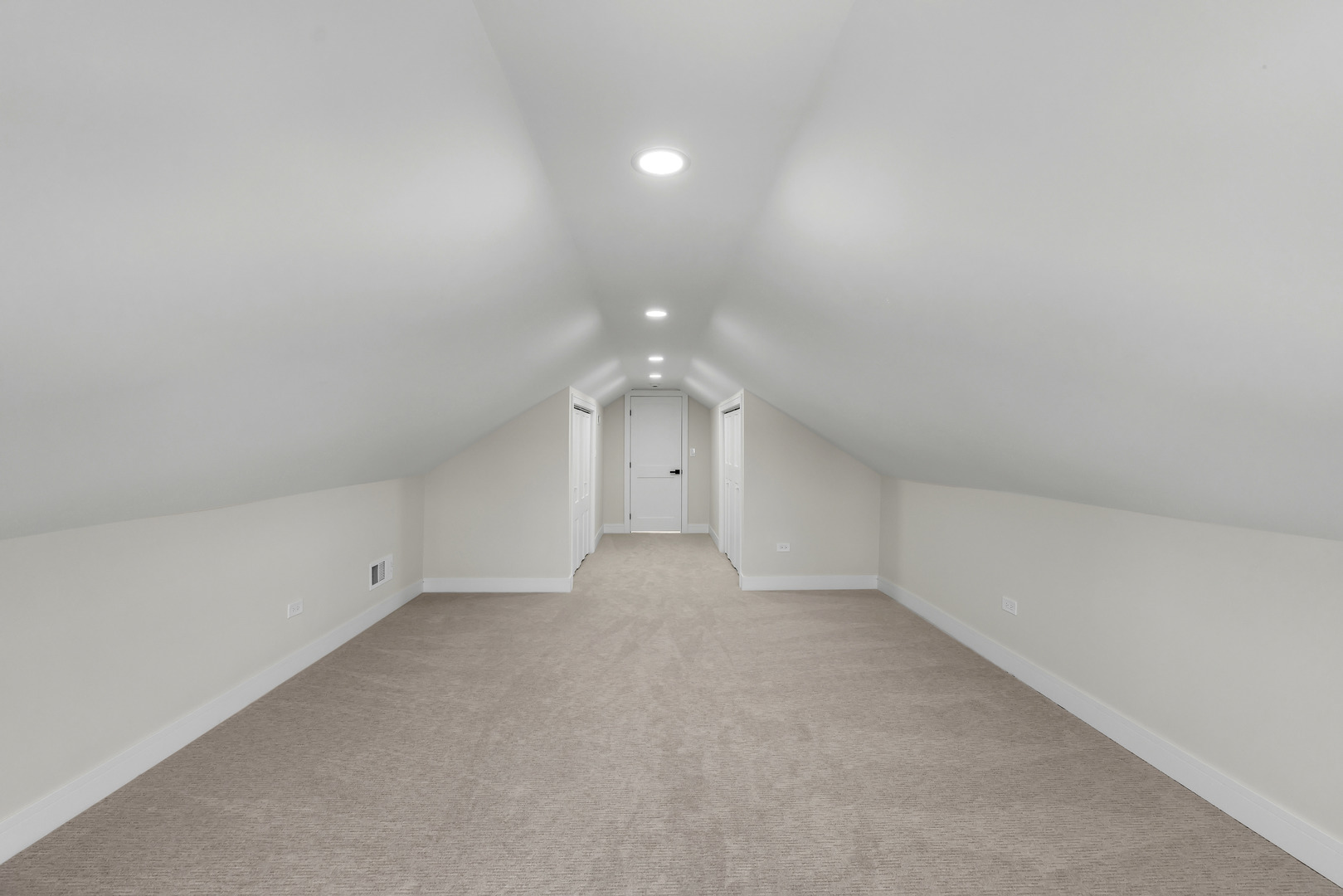 2513 Keystone Avenue North Riverside, IL 60546 - Photo 19 of 32 a view of an empty room