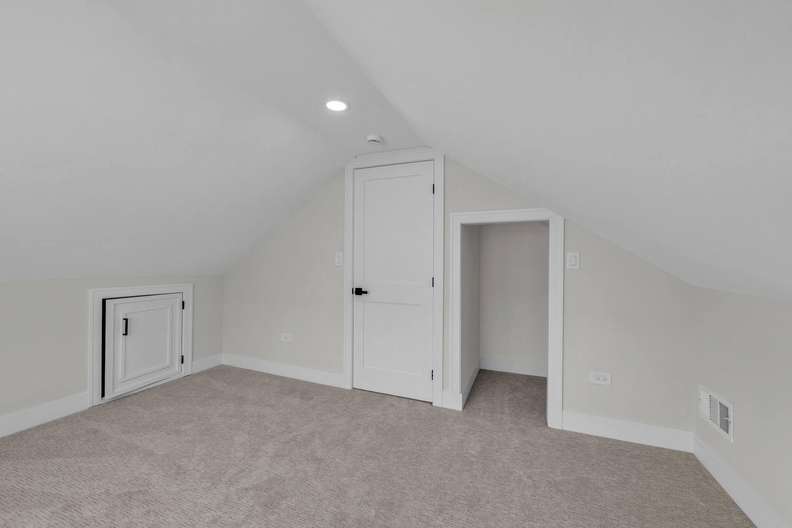 2513 Keystone Avenue North Riverside, IL 60546 - Photo 21 of 32 a view of an empty room