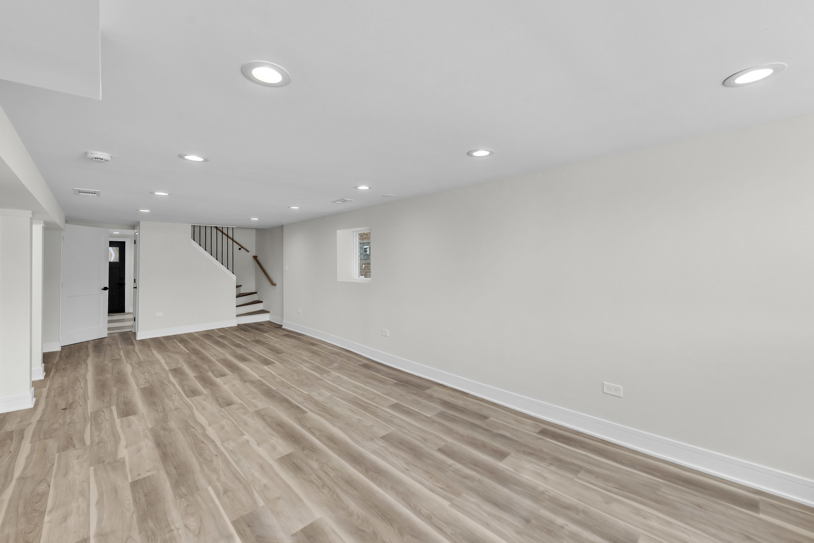 2513 Keystone Avenue North Riverside, IL 60546 - Photo 23 of 32 a view of empty room with wooden floor