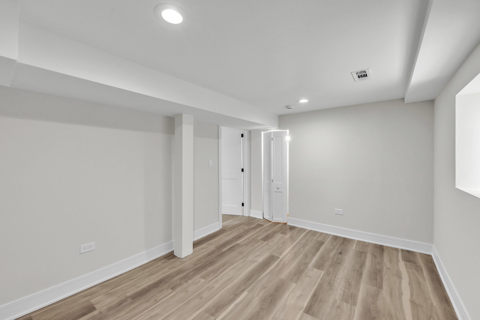 2513 Keystone Avenue North Riverside, IL 60546 - Photo 28 of 32 a view of room