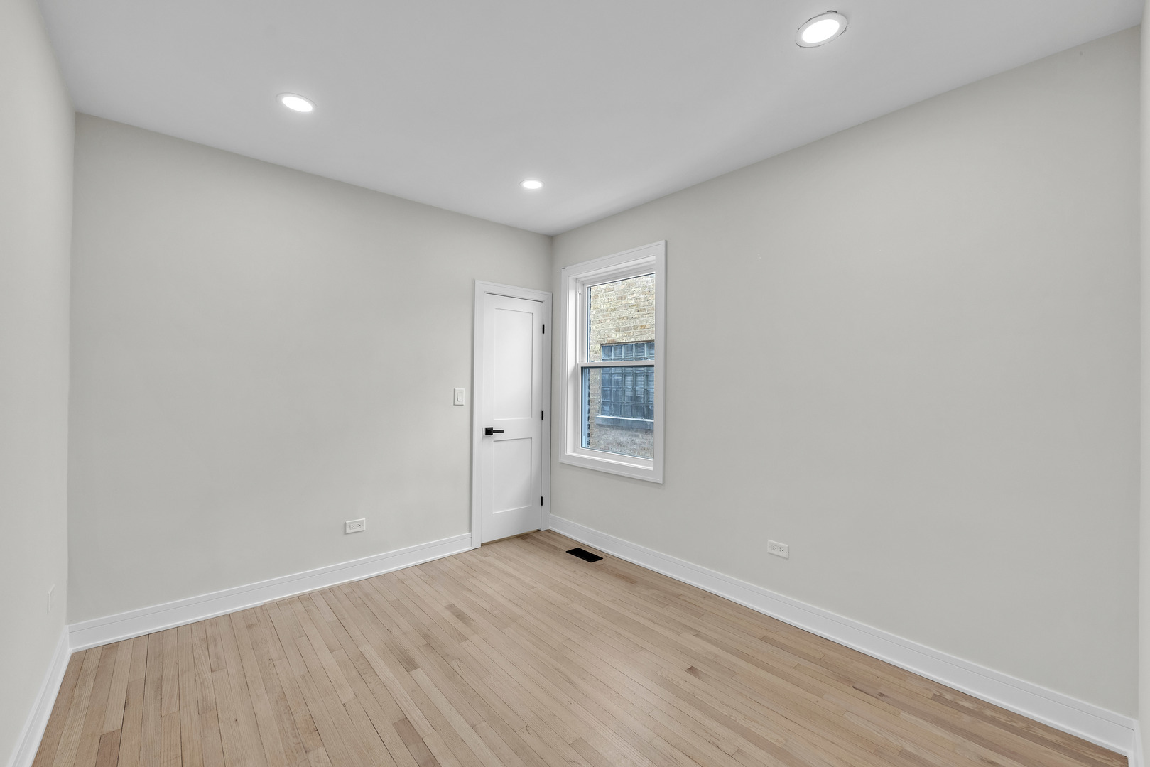 2513 Keystone Avenue North Riverside, IL 60546 - Photo 10 of 32 a view of empty room