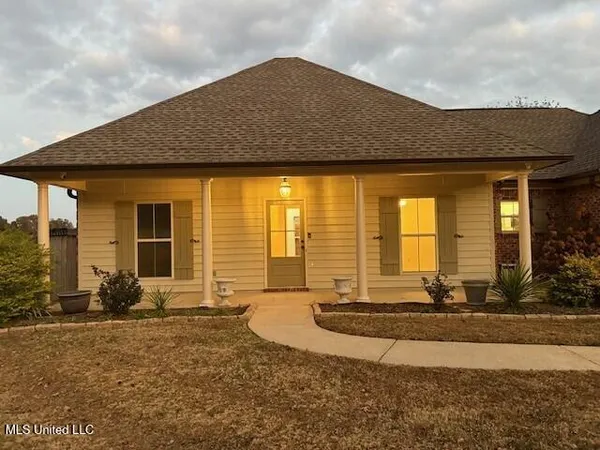 $299,000 | 104 Bridge Hollow Lane, Canton, MS 39046