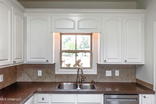 $279,000 | 104 Bridge Hollow Lane, Canton, MS 39046