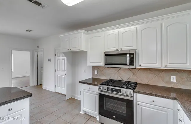 $279,000 | 104 Bridge Hollow Lane, Canton, MS 39046