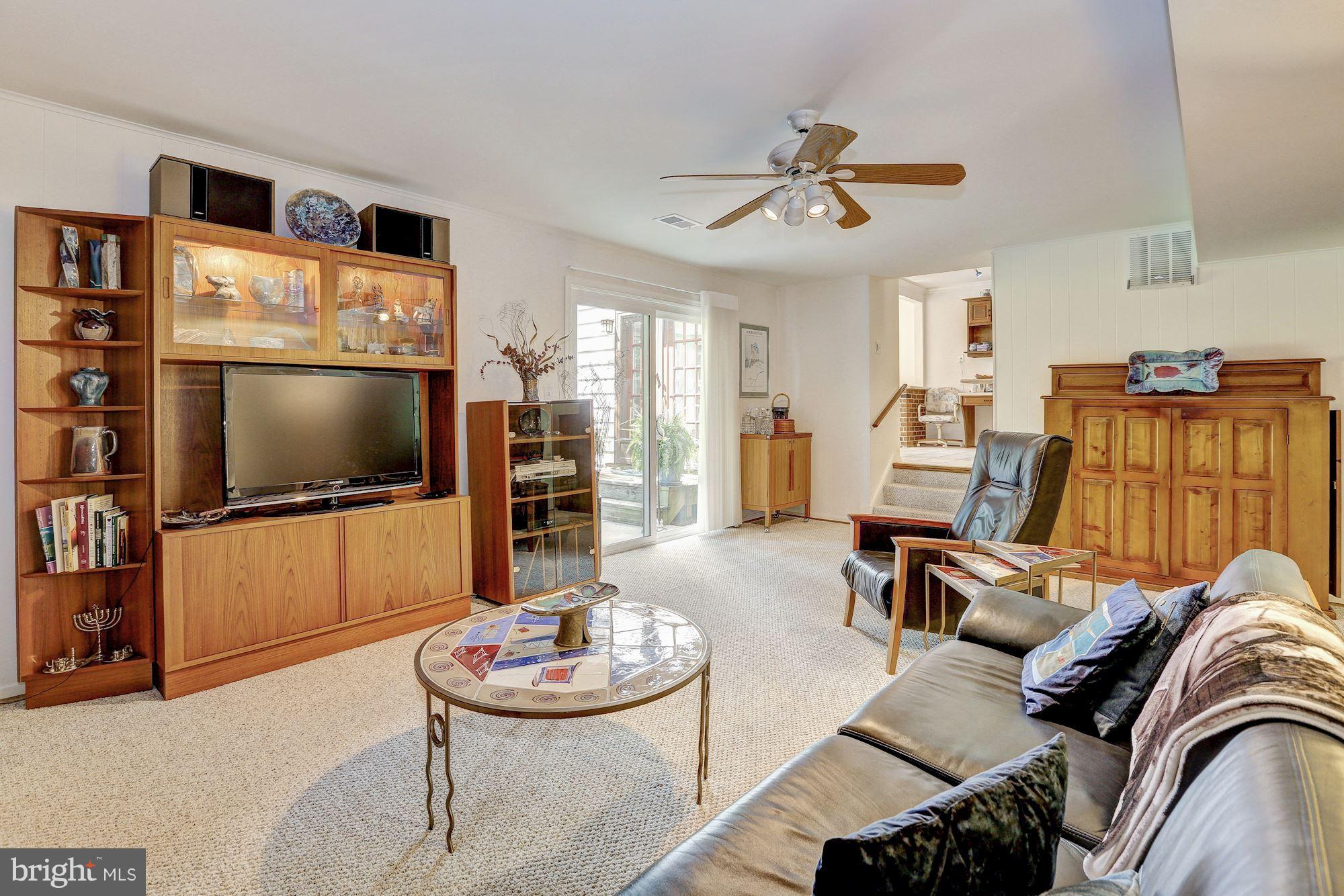 14900 Notley Road Silver Spring, MD 20905 - Photo 12 of 30 BERBER CARPET, CEILG FAN, OPEN TO KIT, HALL, PATIO
