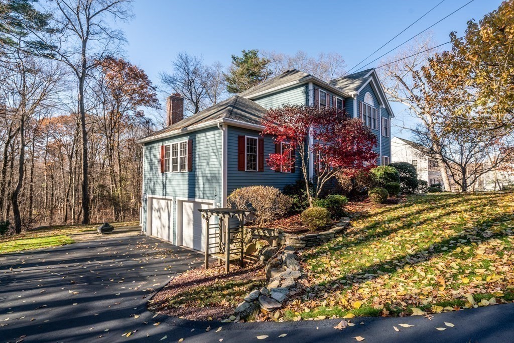 28 Field Pond Road Milford, MA 01757 - Photo 3 of 42 Gallery Image 3
