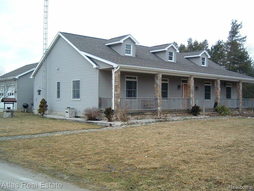 3340 South Henderson Road Davison, MI 48423 - Photo 18 of 18 Henderson 3340 side.JPG