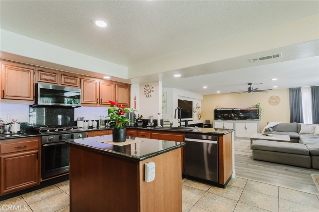5617 East Ave R 12 Palmdale, CA 93552 - Photo 19 of 71