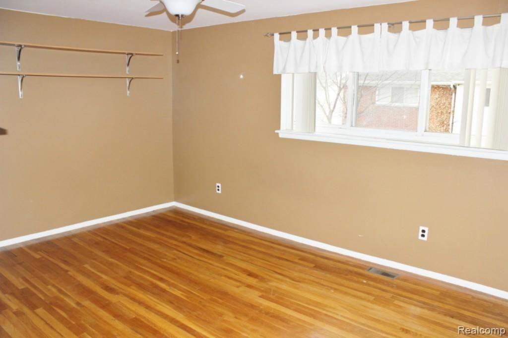 20255 15 Mile Road Clinton, MI 48035 - Photo 7 of 16
