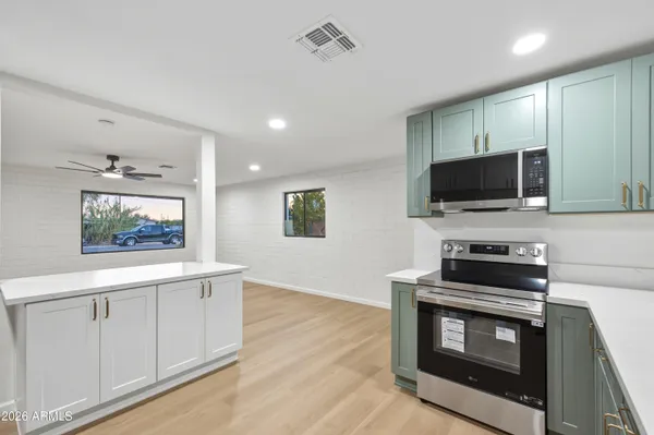 $2,225 | 2930 East Granada Road, Phoenix, AZ 85008